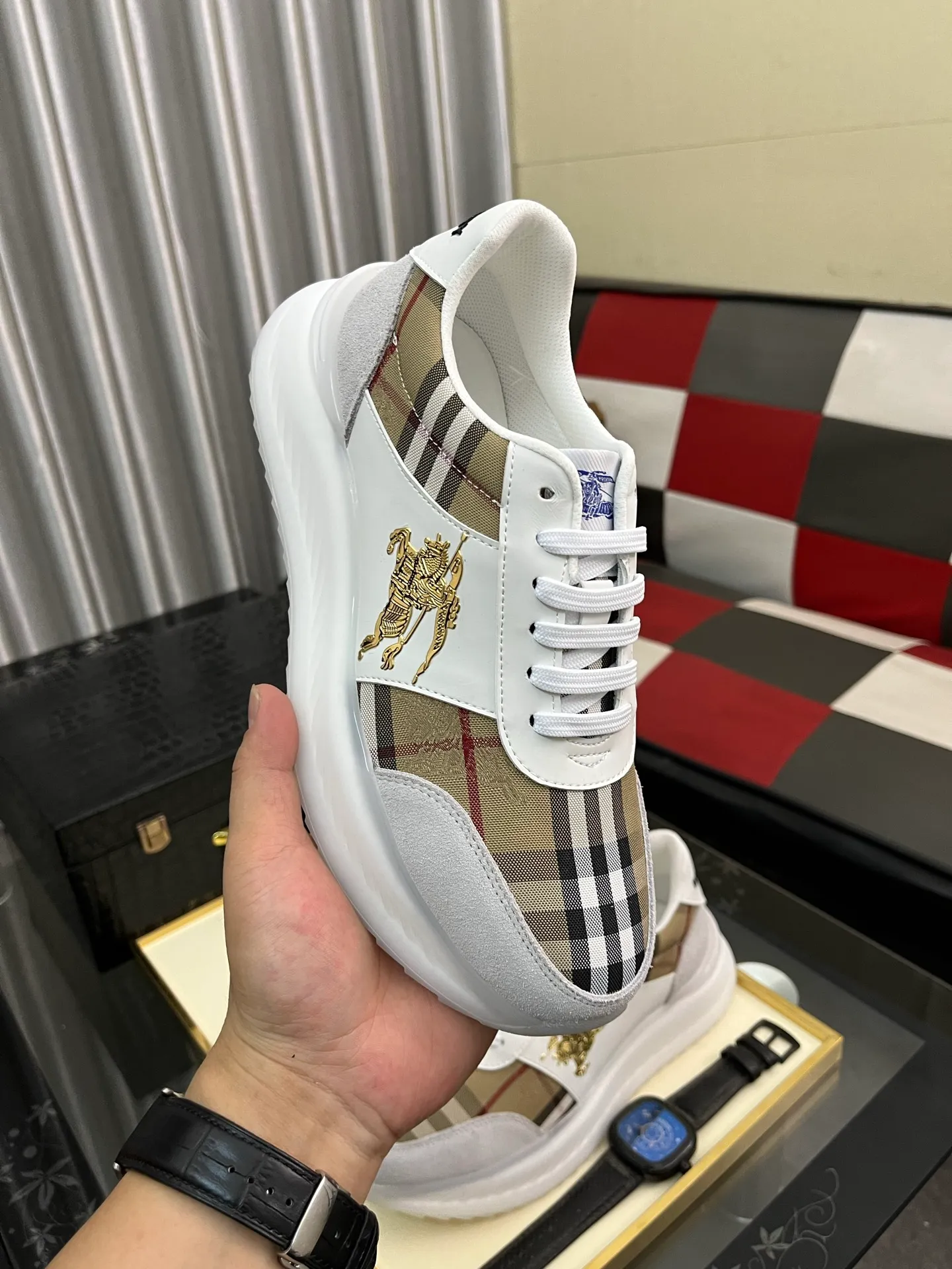 Men's shoes 💰458⌚️⌚️BURBERRY Regular size: 38-44 (casual shoes) Product materials: Selected cowhide upper, soft sheepskin lining; original outsole. 3️⃣ colors available